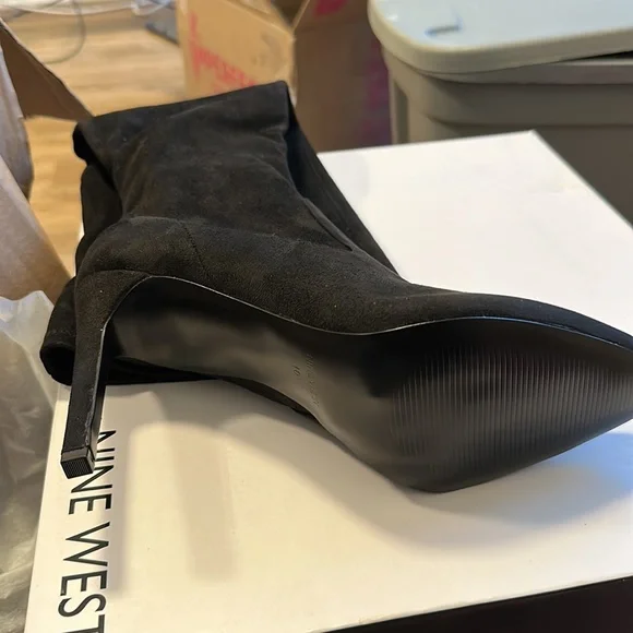 Brand new black suede boots - Picture 4 of 4